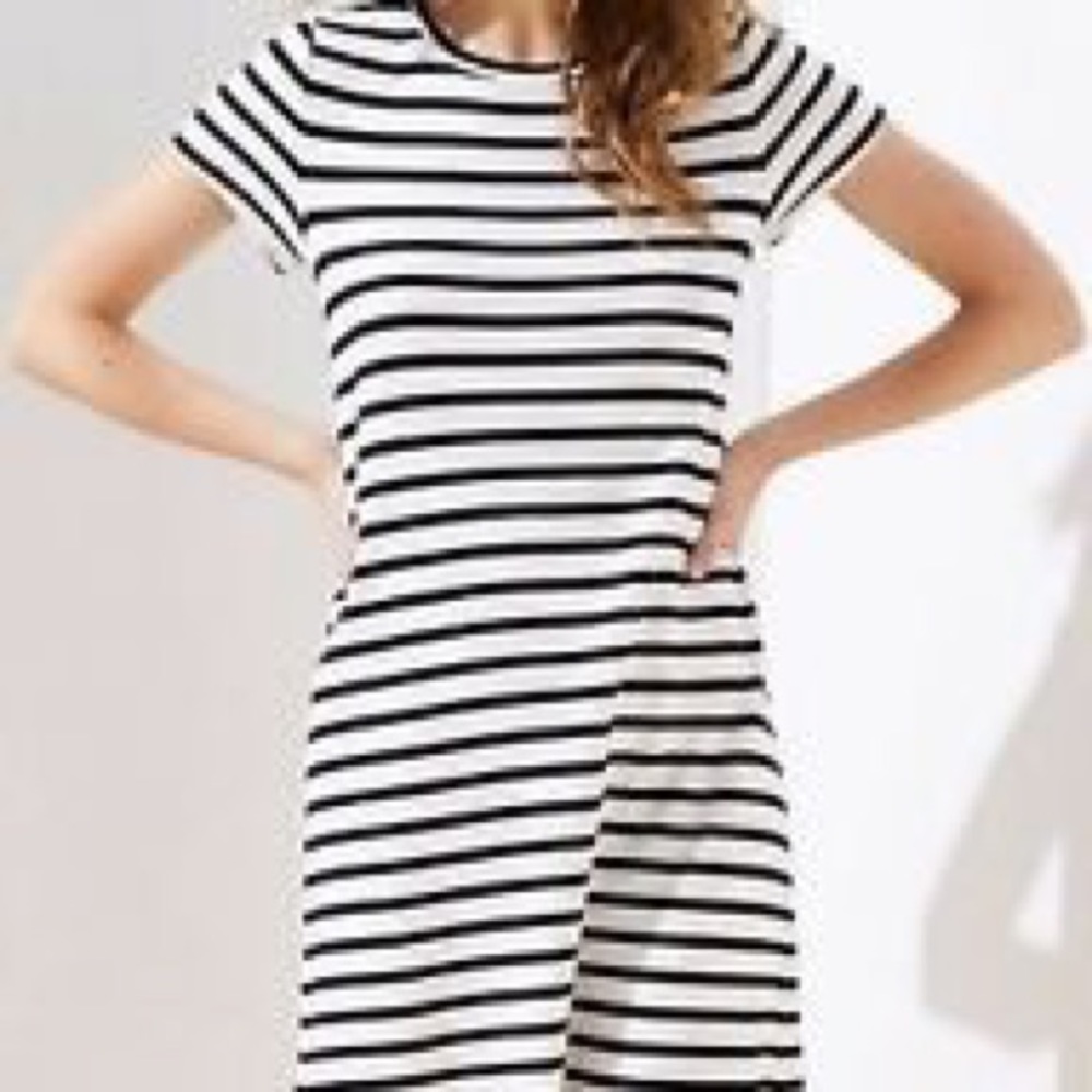 Ann Taylor LOFT Striped Keyhole Dress S